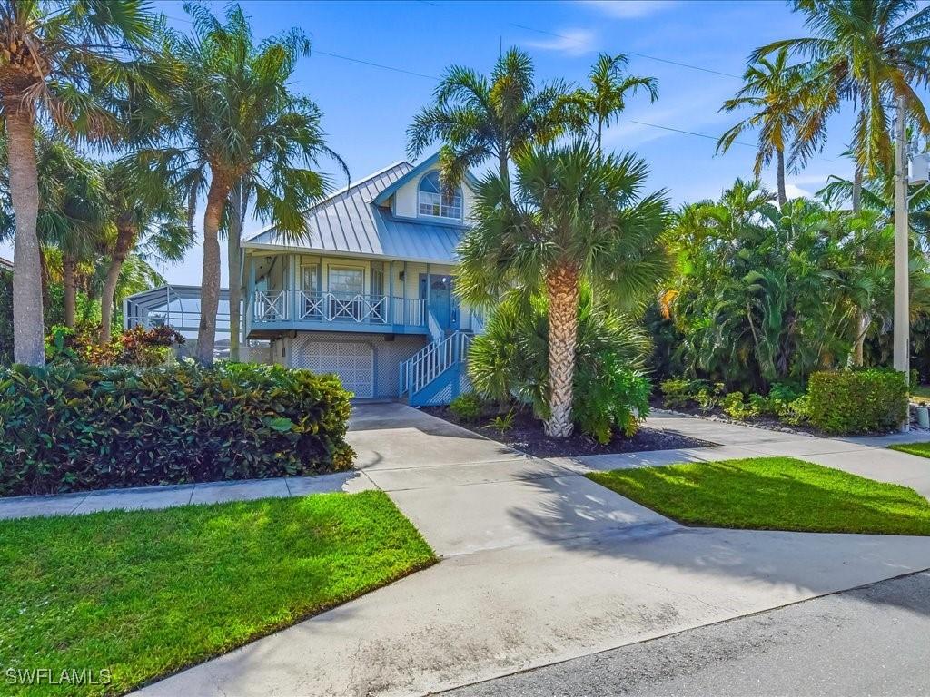 305 Colonial Ave., Marco Island, FL 34145