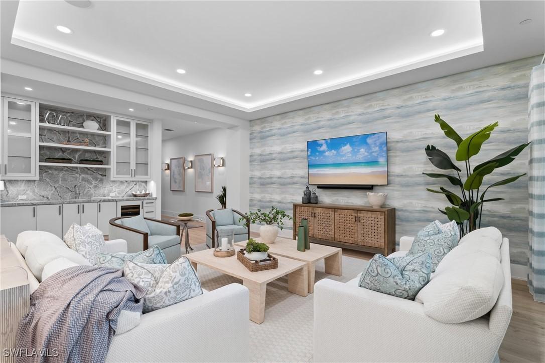 82 9th St. #301, Naples, FL 34102