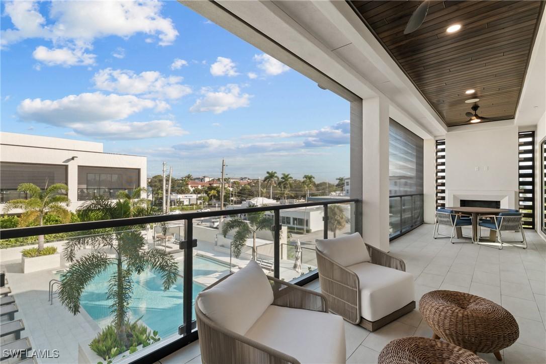 82 9th St. #301, Naples, FL 34102