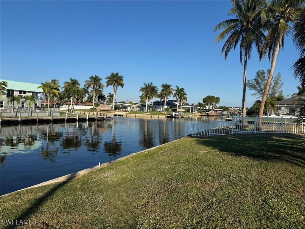 5207 Willow Ct., Cape Coral, FL 33904