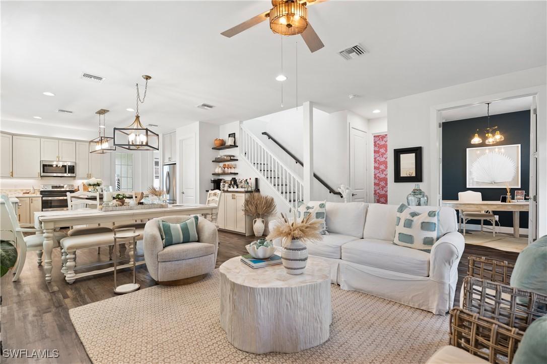 3060 Woodside Ave., Naples, FL 34112