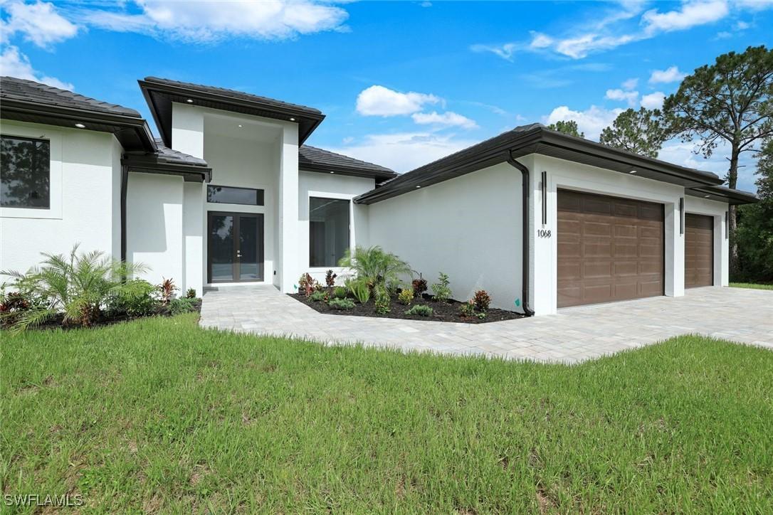 1068 16th St., Naples, FL 34120