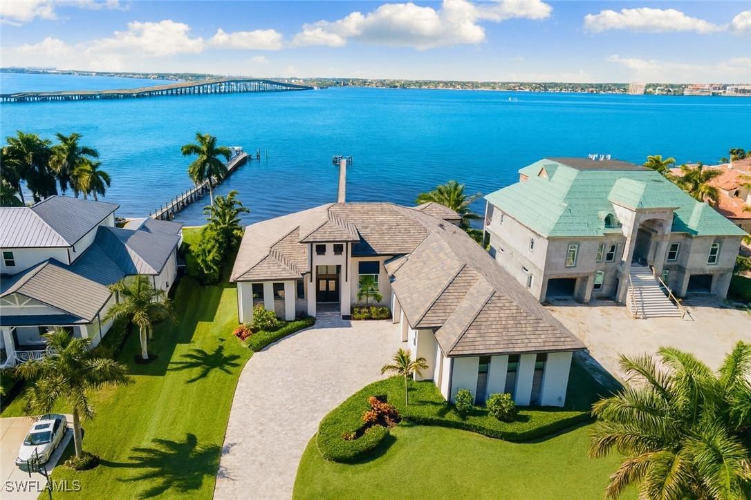 12484 Riverside Dr., Fort Myers, FL 33919