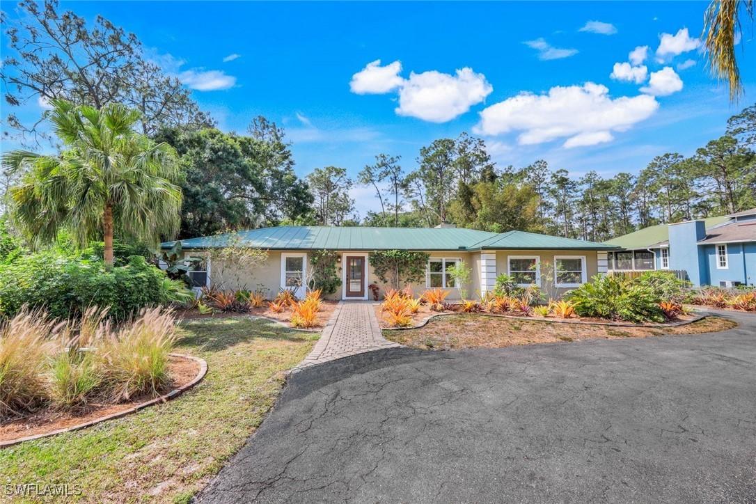 5248 Coral Wood Dr., Naples, FL 34119