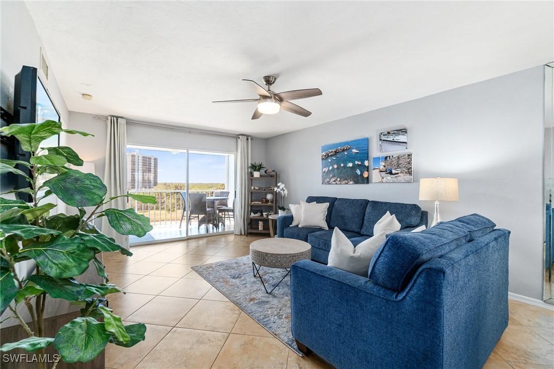 340 Horse Creek Dr. #403, Naples, FL 34110