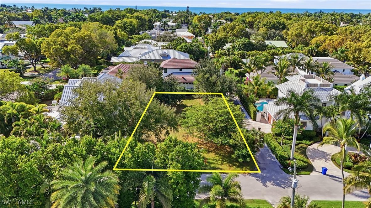 245 5th St., Naples, FL 34102