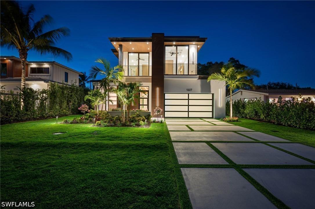 1227 10th Ave., Naples, FL 34102