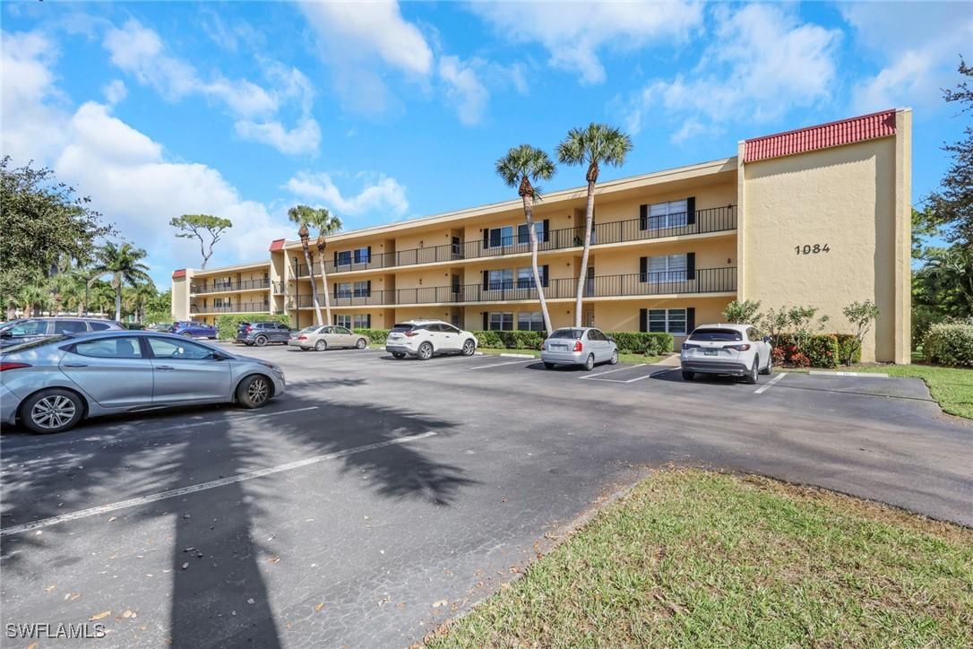 1084 Forest Lakes Dr. #7304, Naples, FL 34105