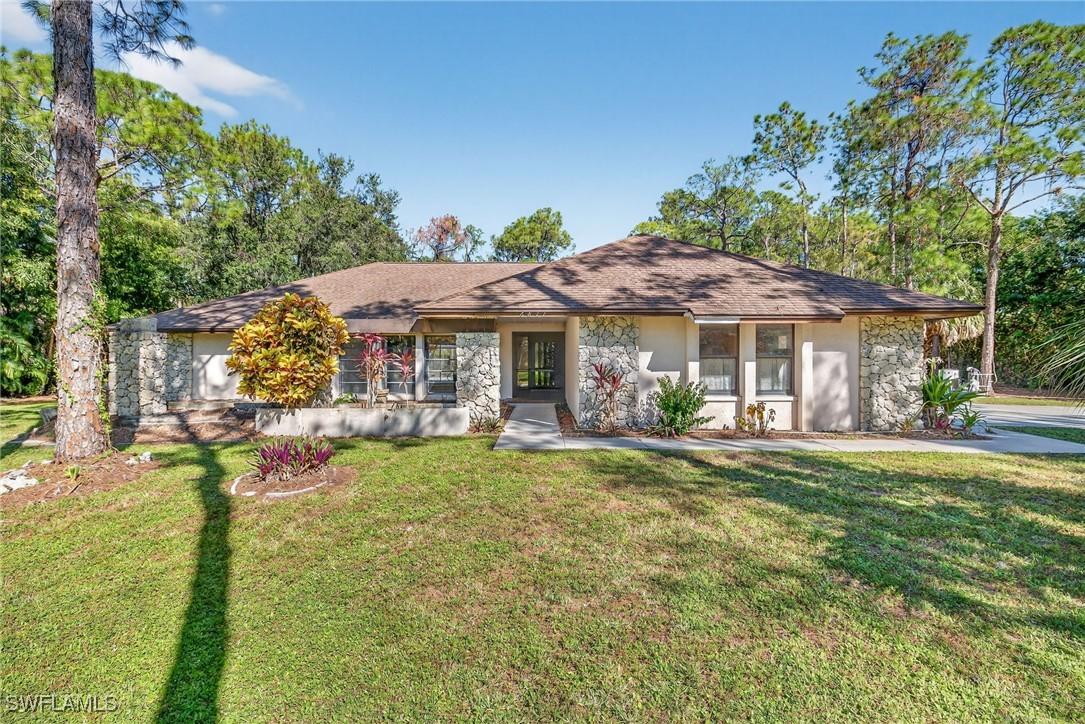 6811 Sandalwood Ln., Naples, FL 34109