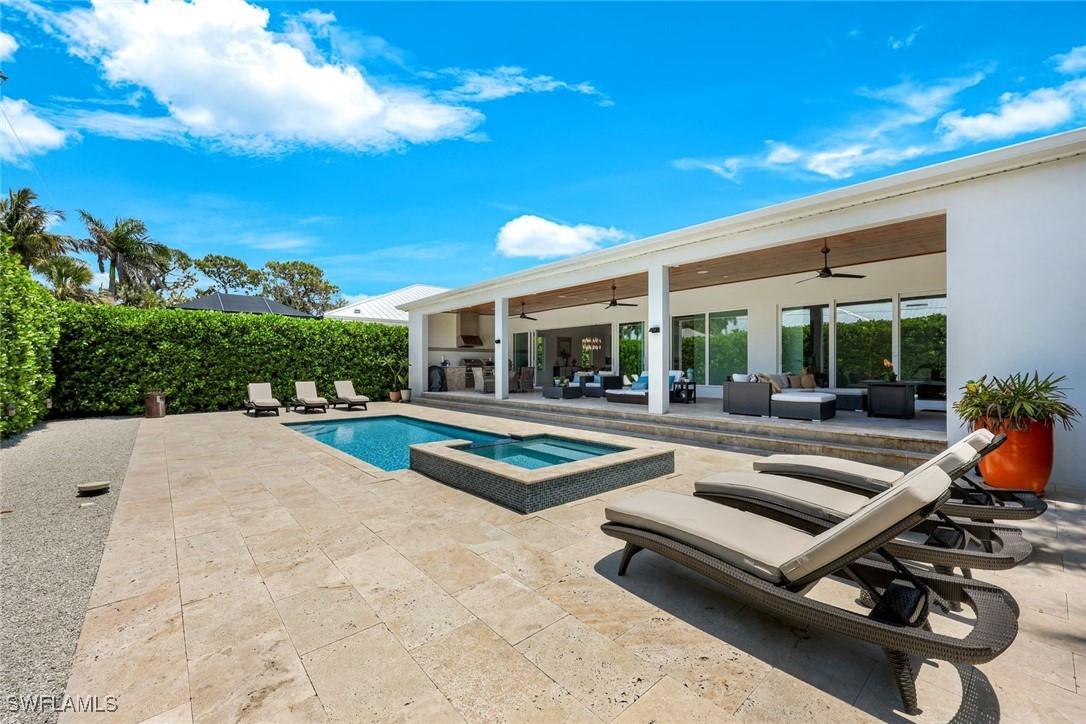 1167 22nd Ave., Naples, FL 34103