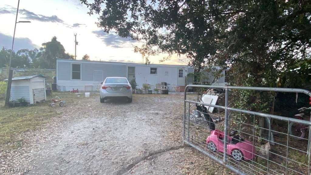 8106 Penny Dr., North Fort Myers, FL 33917