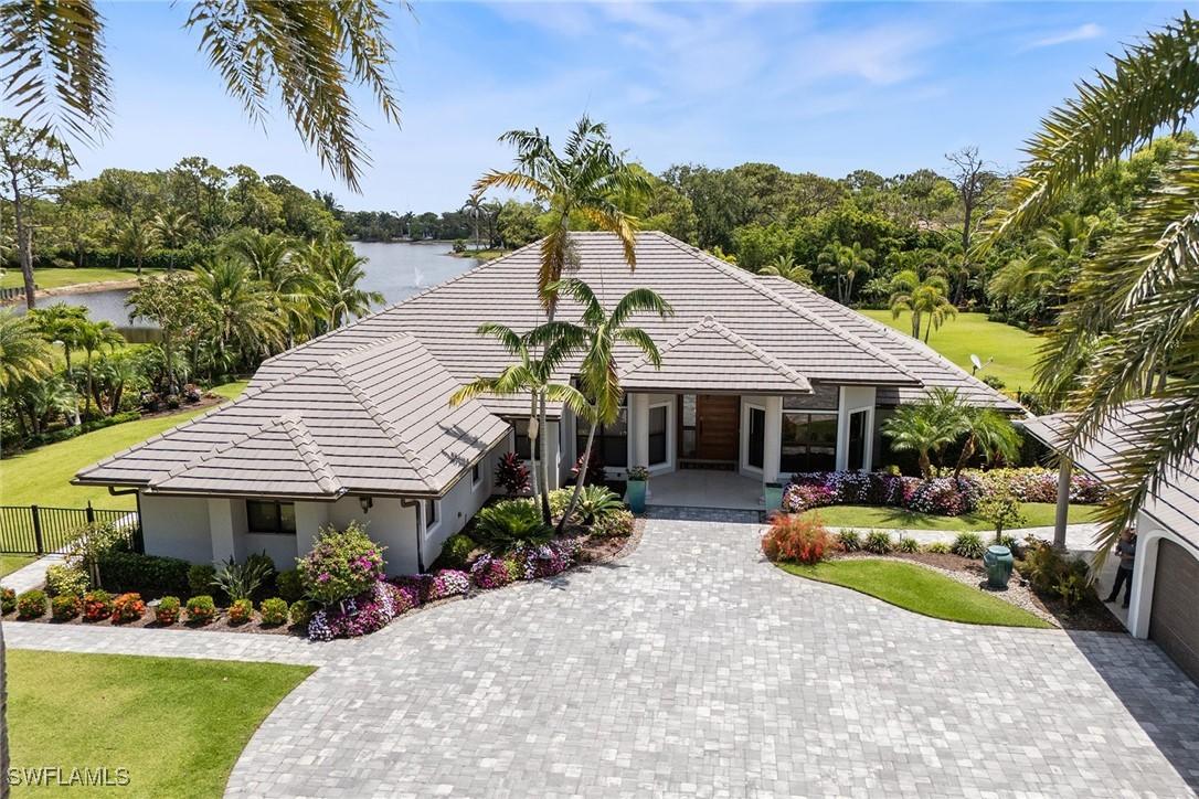 6582 Trail Blvd., Naples, FL 34108