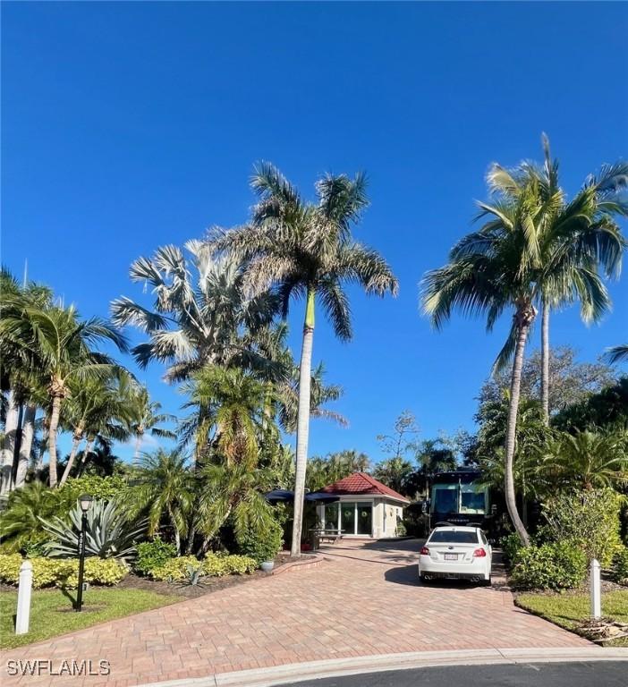 5003 Coach Ln., Naples, FL 34114