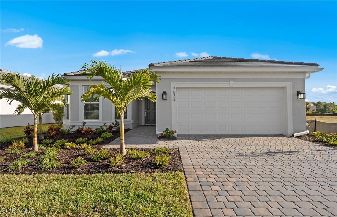 7033 Chapel Creek Ln., North Fort Myers, FL 33917