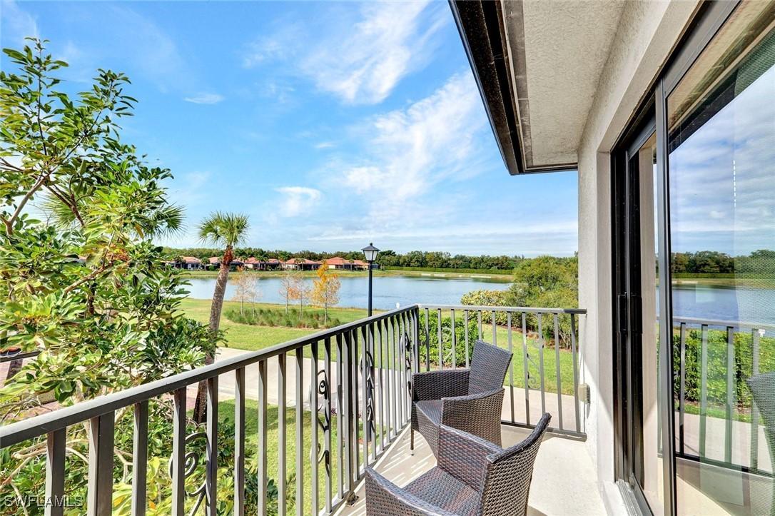 1439 Santiago Cir. #2101, Naples, FL 34113