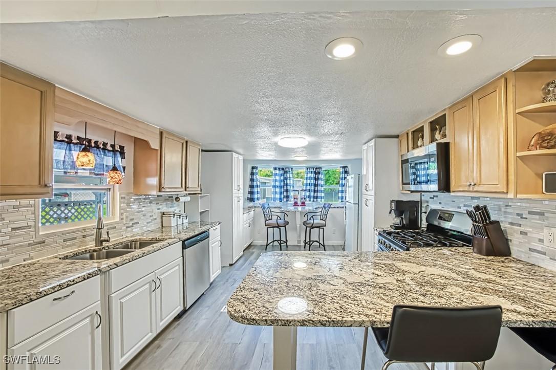 114 Moorhead Manor, Naples, FL 34112