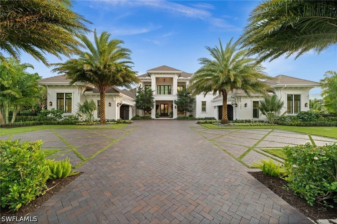 142 Eugenia Dr., Naples, FL 34108