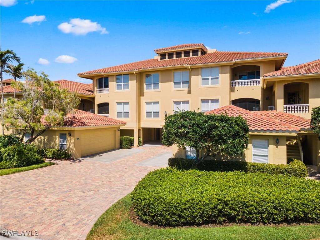 1875 Les Chateaux Blvd. #302, Naples, FL 34109