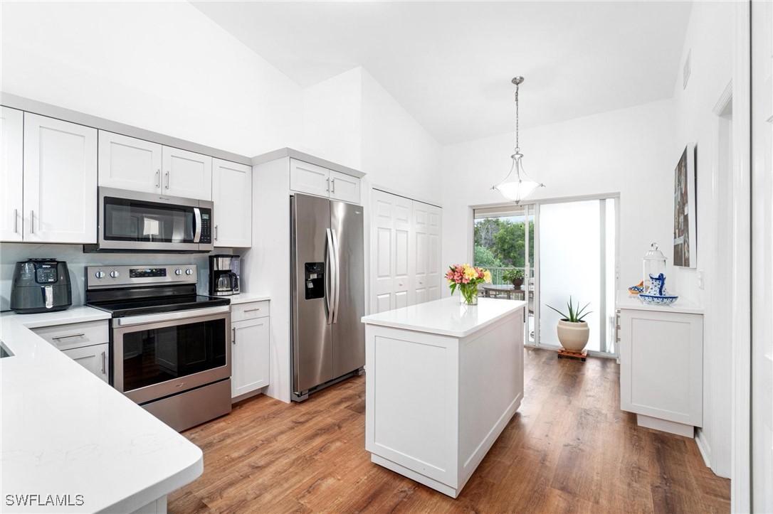 4945 Cougar Ct. #4-202, Naples, FL 34109