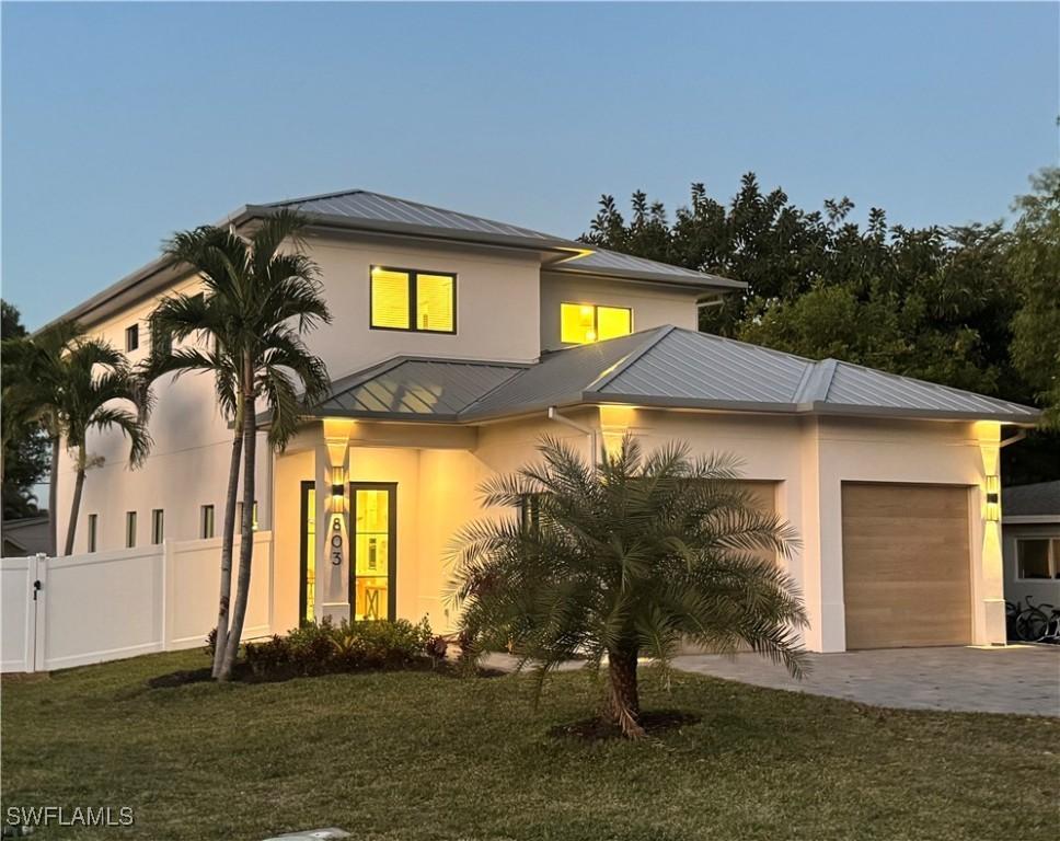803 96th Ave., Naples, FL 34108