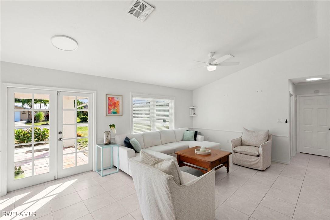 4523 Robin Ave., Naples, FL 34104