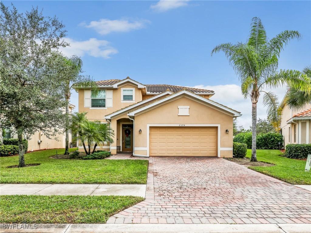 2374 Heydon Cir., Naples, FL 34120