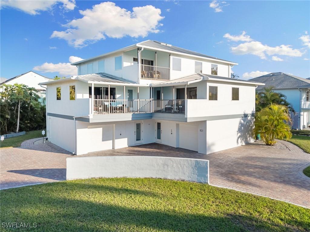 821 Palm St., Marco Island, FL 34145