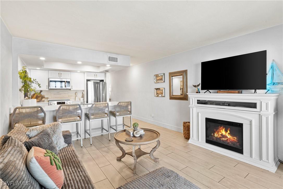 260 Southbay Dr. #107, Naples, FL 34108