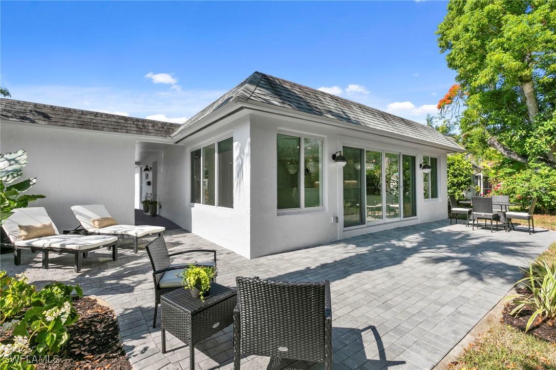 17 Knights Bridge Rd., Naples, FL 34112