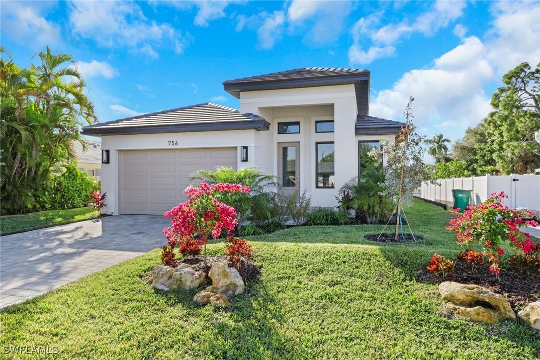 756 108th Ave., Naples, FL 34108