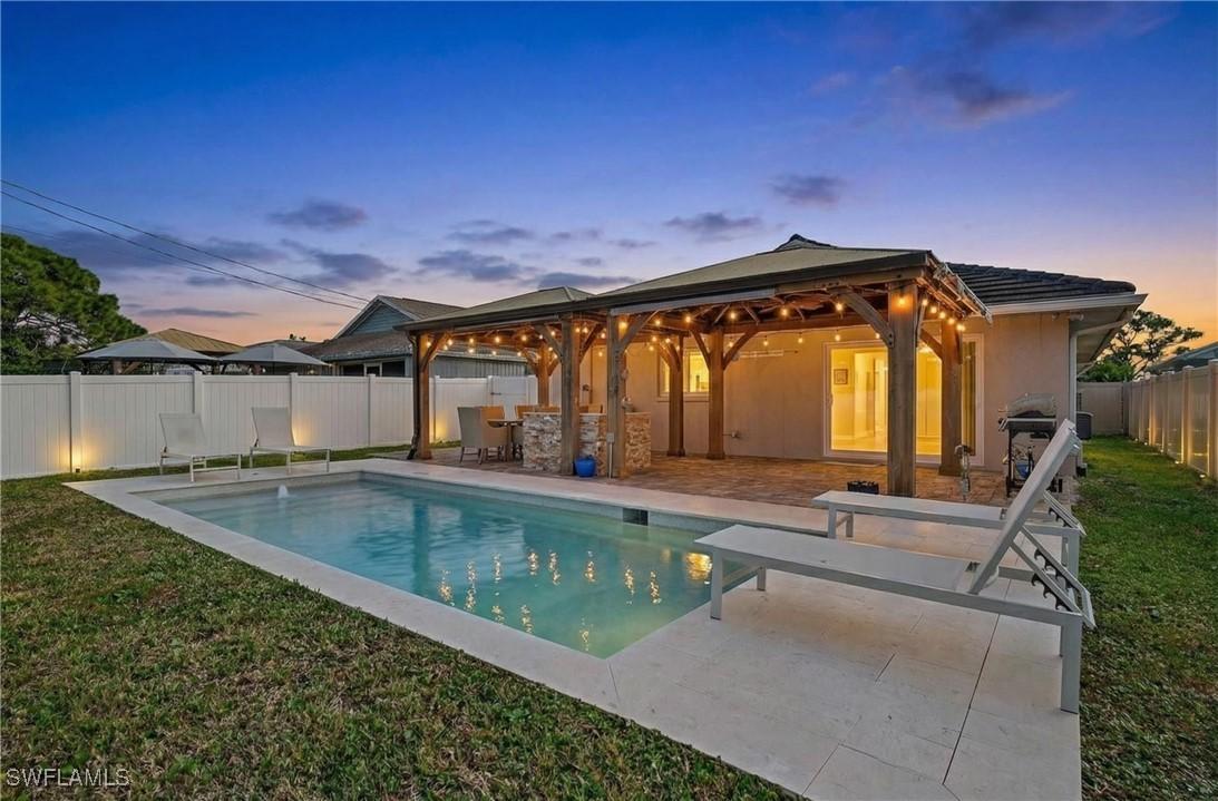 523 107th Ave., Naples, FL 34108