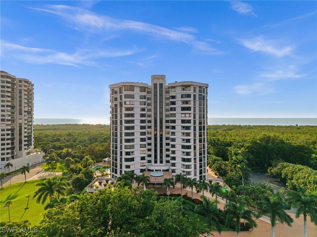 6075 Pelican Bay Blvd. #104, Naples, FL 34108