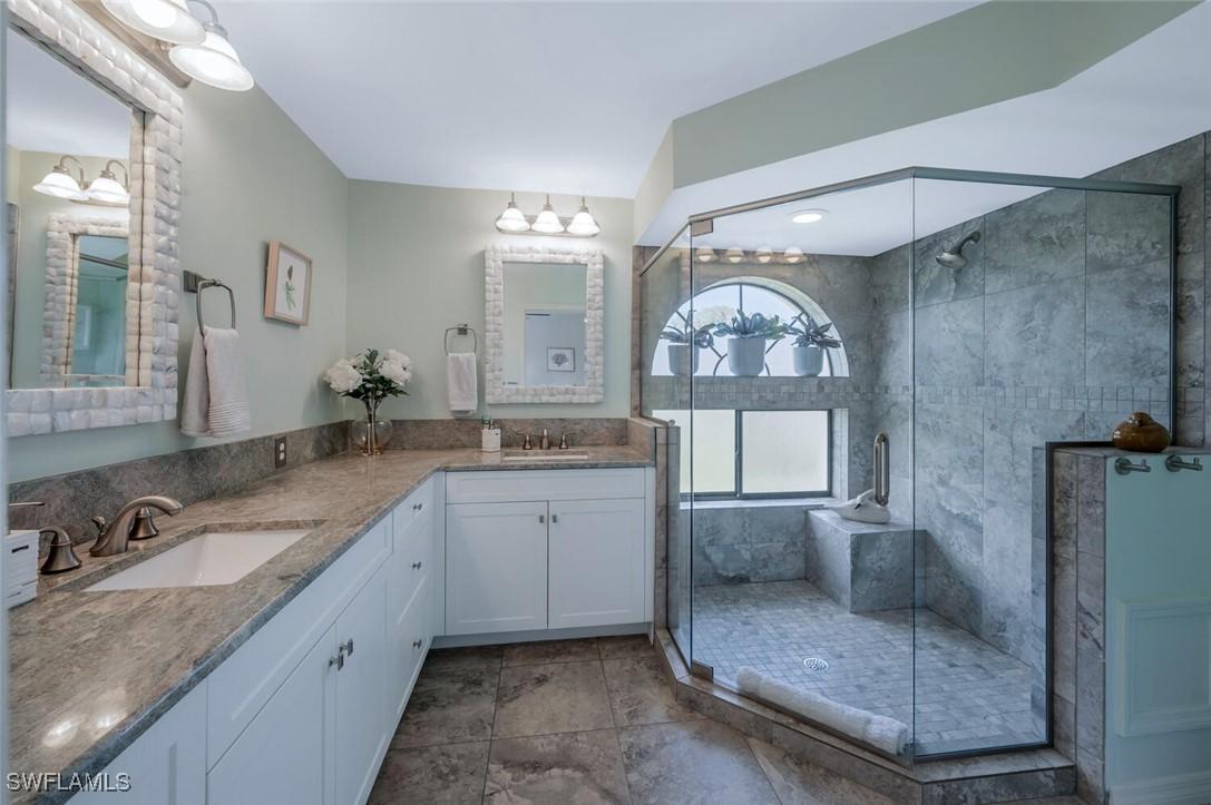 559 Beachwalk Cir. #U202, Naples, FL 34108