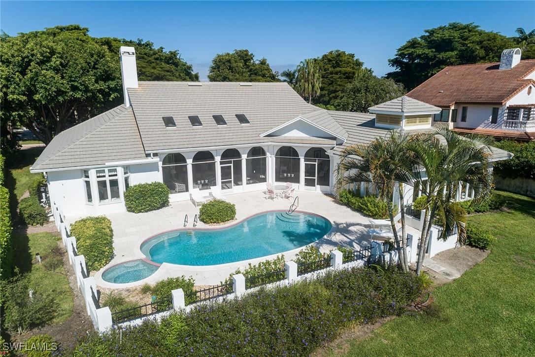 708 Nathan Hale Dr., Naples, FL 34108