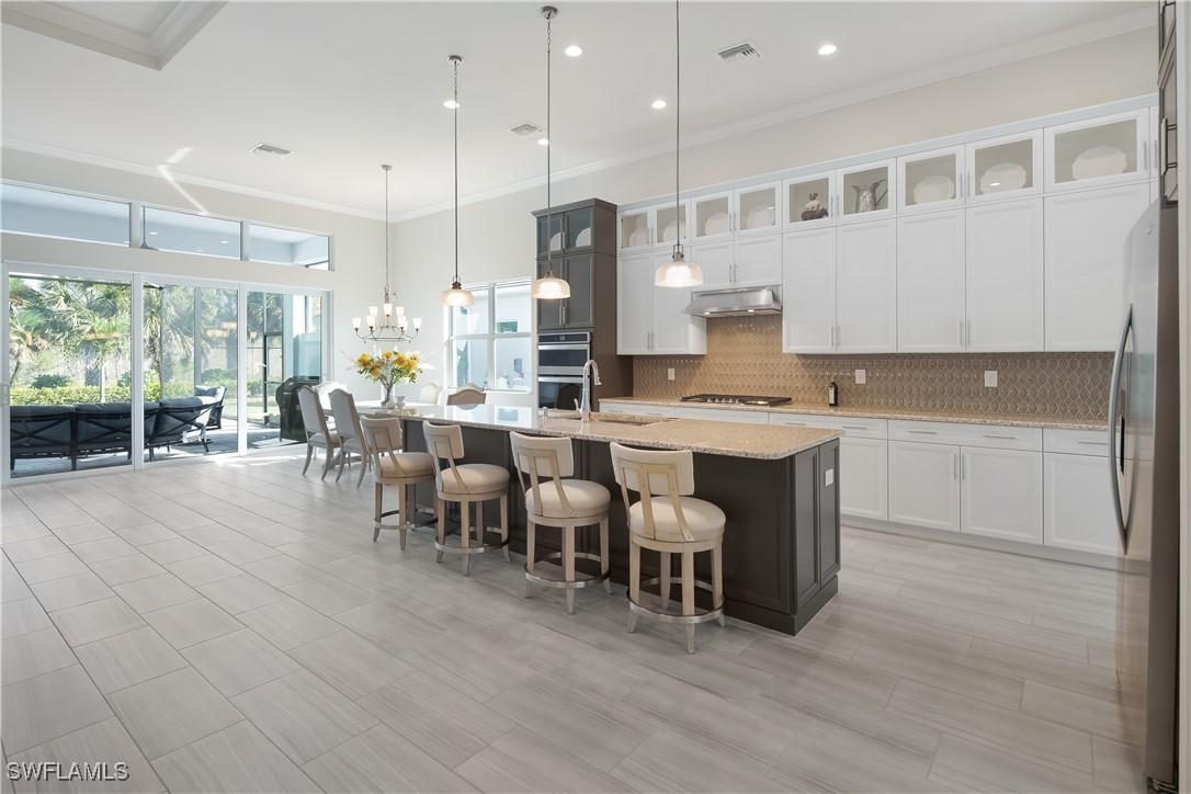 8999 Redonda Dr., Naples, FL 34114