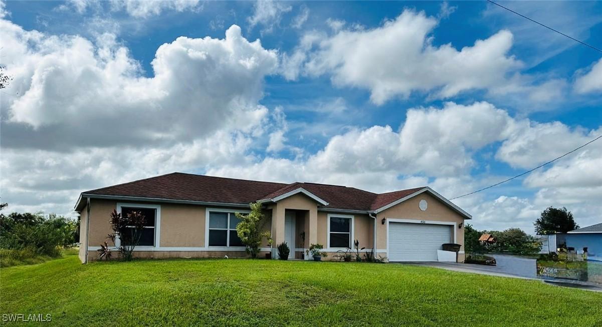 466 Redwing St., Lehigh Acres, FL 33974
