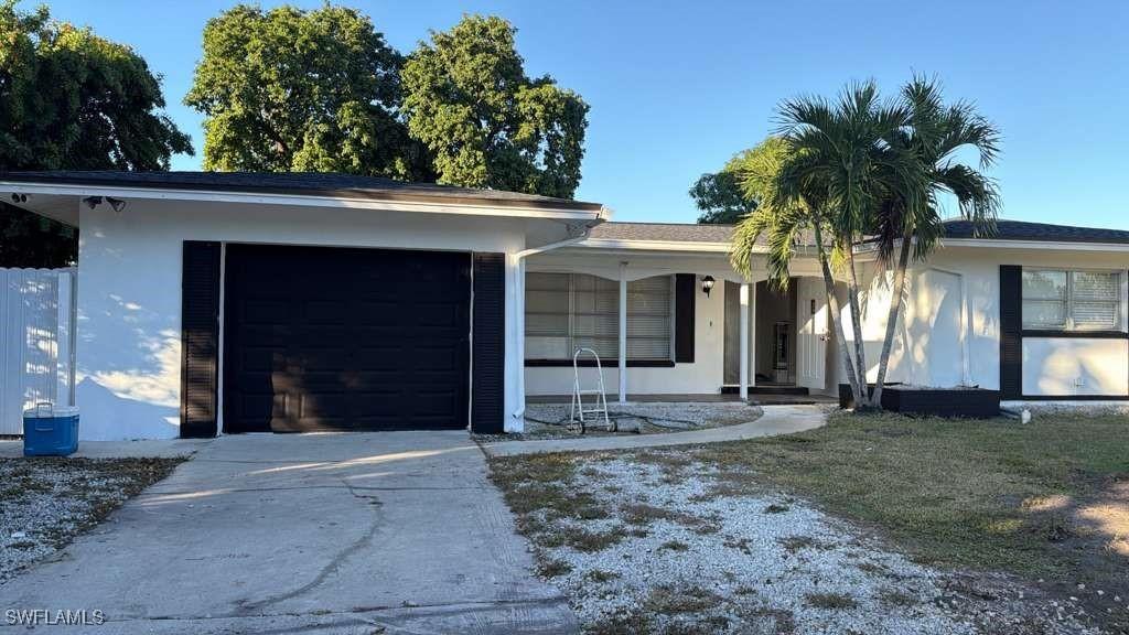 4439 23rd Pl., Naples, FL 34116