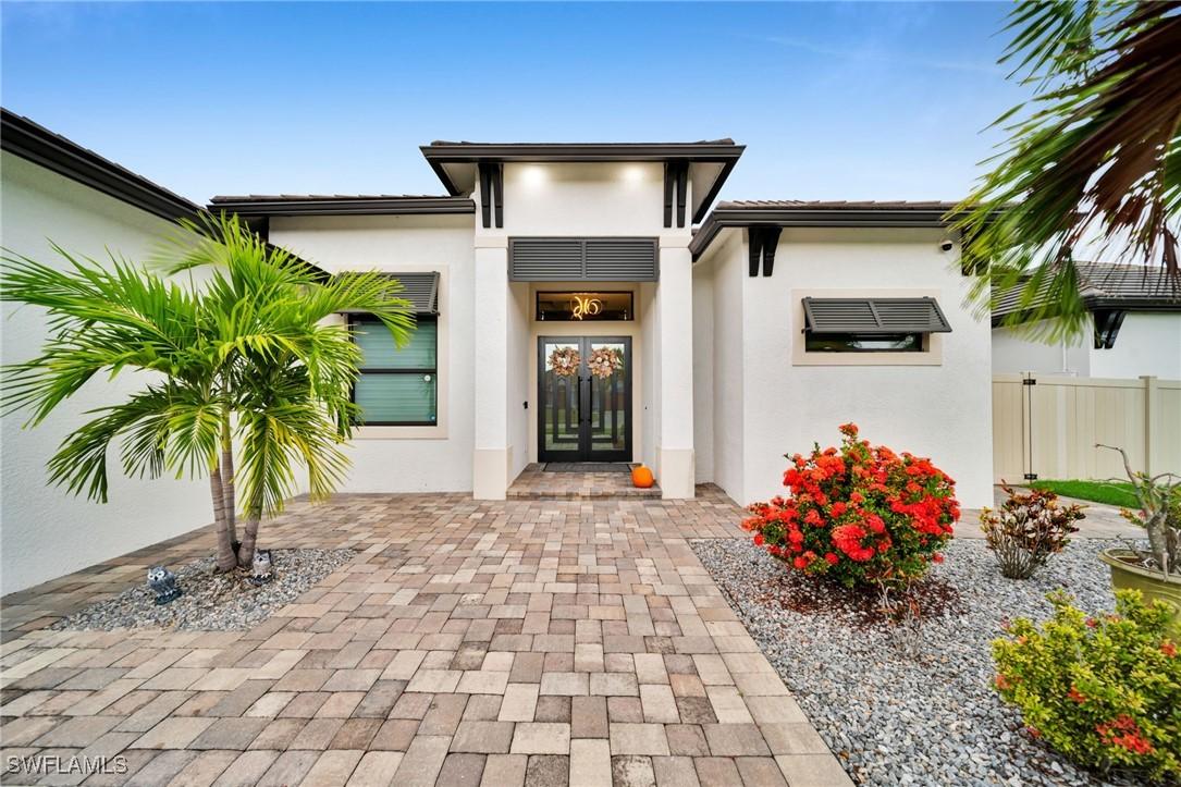 425 SE 15th St., Cape Coral, FL 33990
