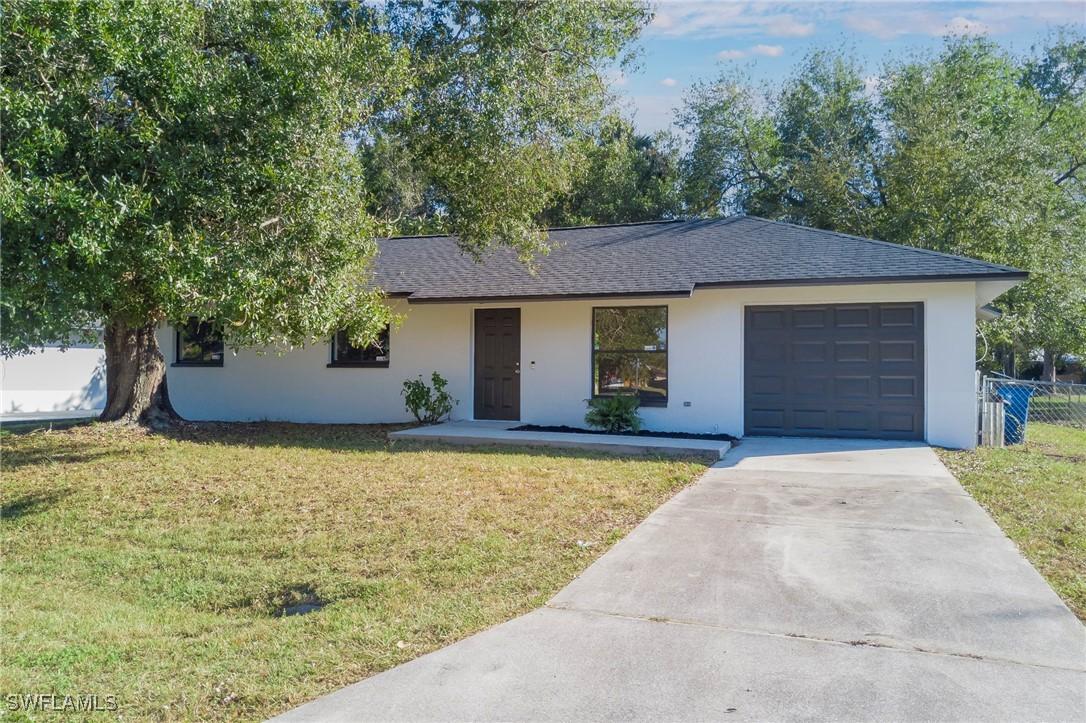 13831 3rd St., Fort Myers, FL 33905