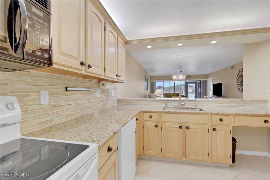 4330 Chantelle Dr. #F105, Naples, FL 34112