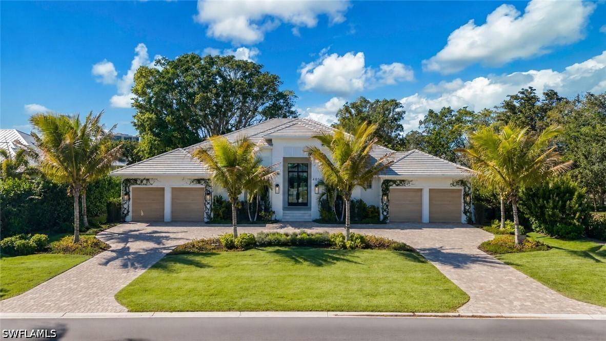 4851 Crayton Rd., Naples, FL 34103