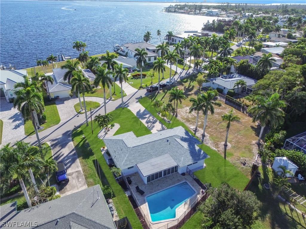 261 Bayshore Dr., Cape Coral, FL 33904