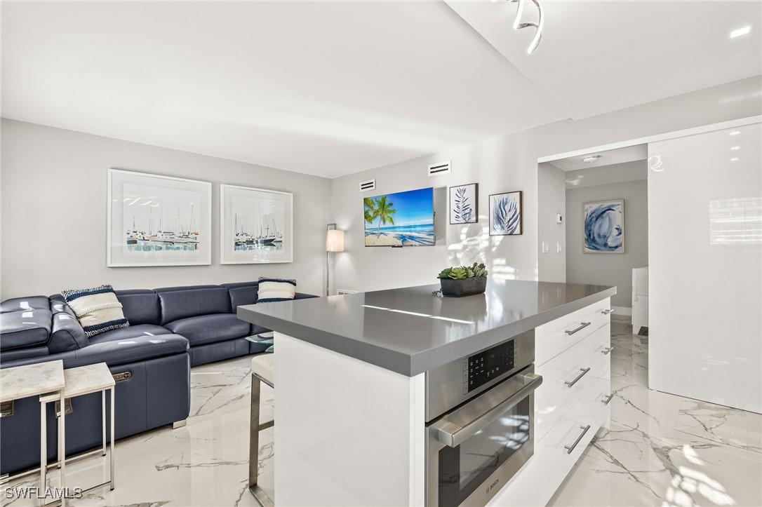 980 7th Ave. #109, Naples, FL 34102