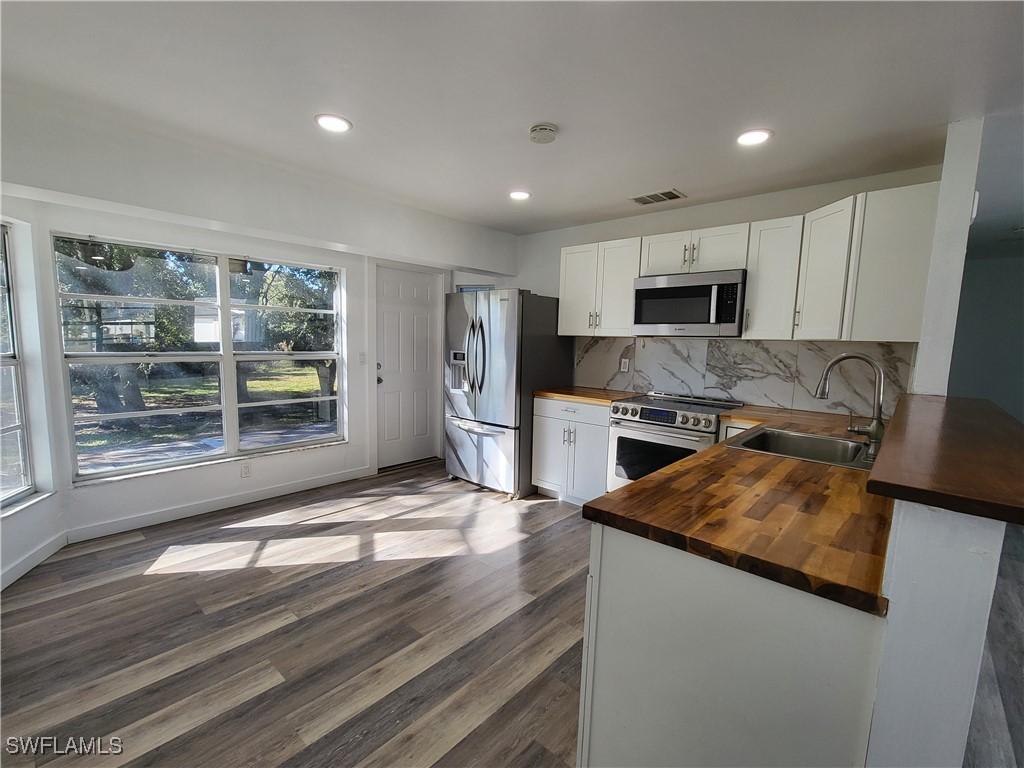 6143 Hester Ave., Fort Myers, FL 33905