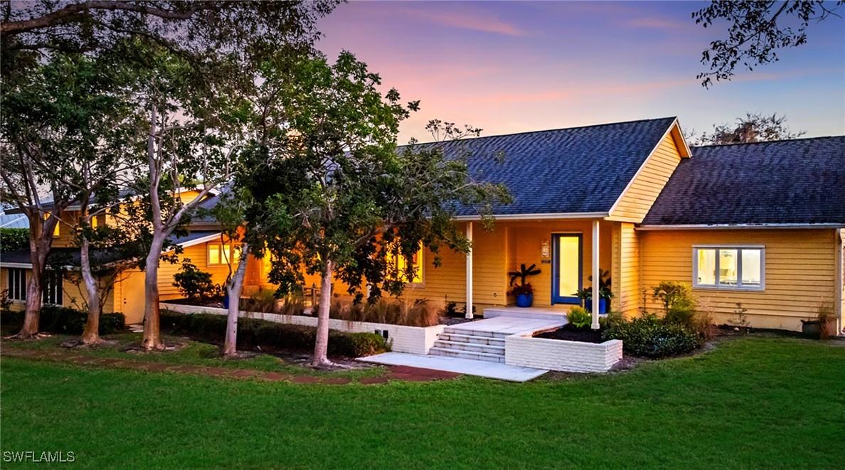 586 Yucca Rd., Naples, FL 34102