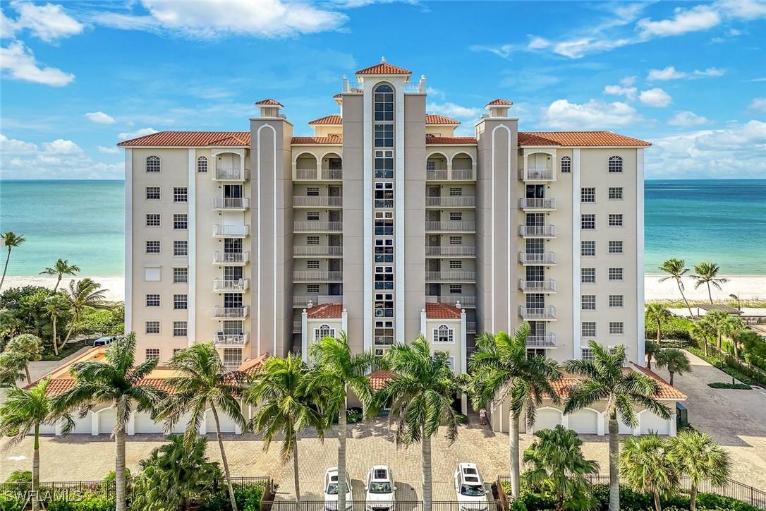9577 Gulf Shore Dr. #704, Naples, FL 34108