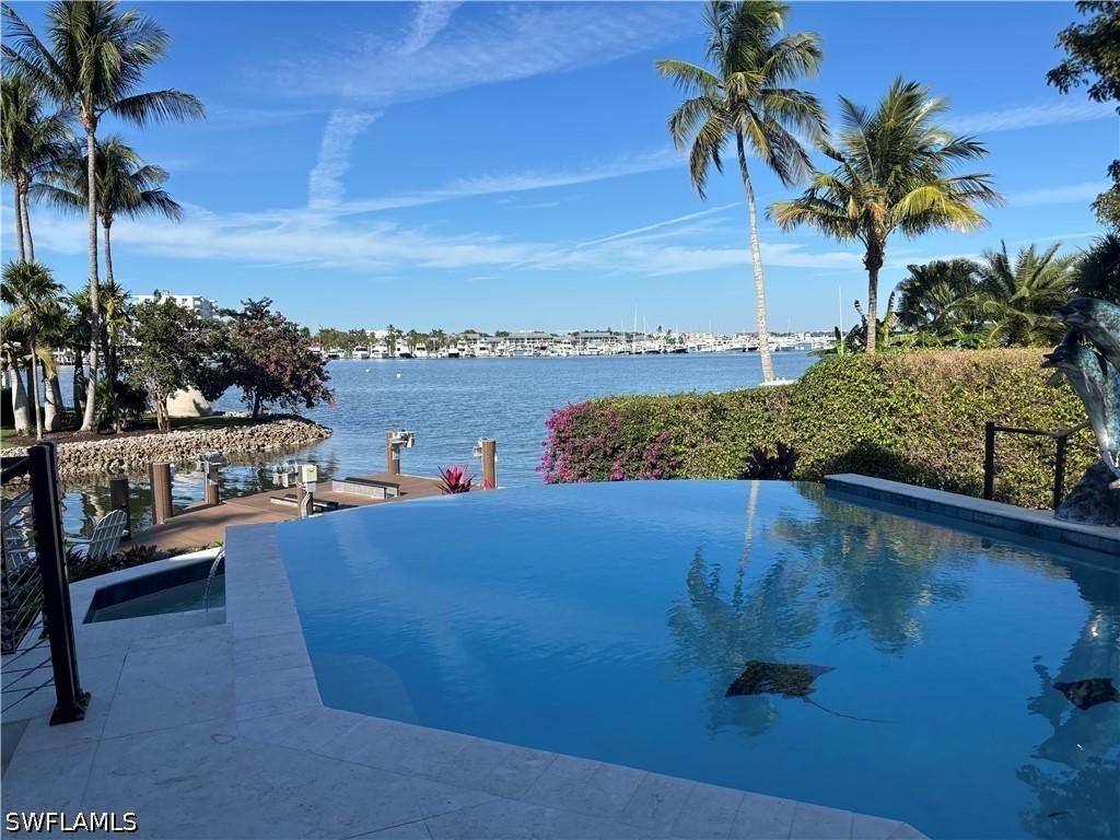 793 17th Ave., Naples, FL 34102
