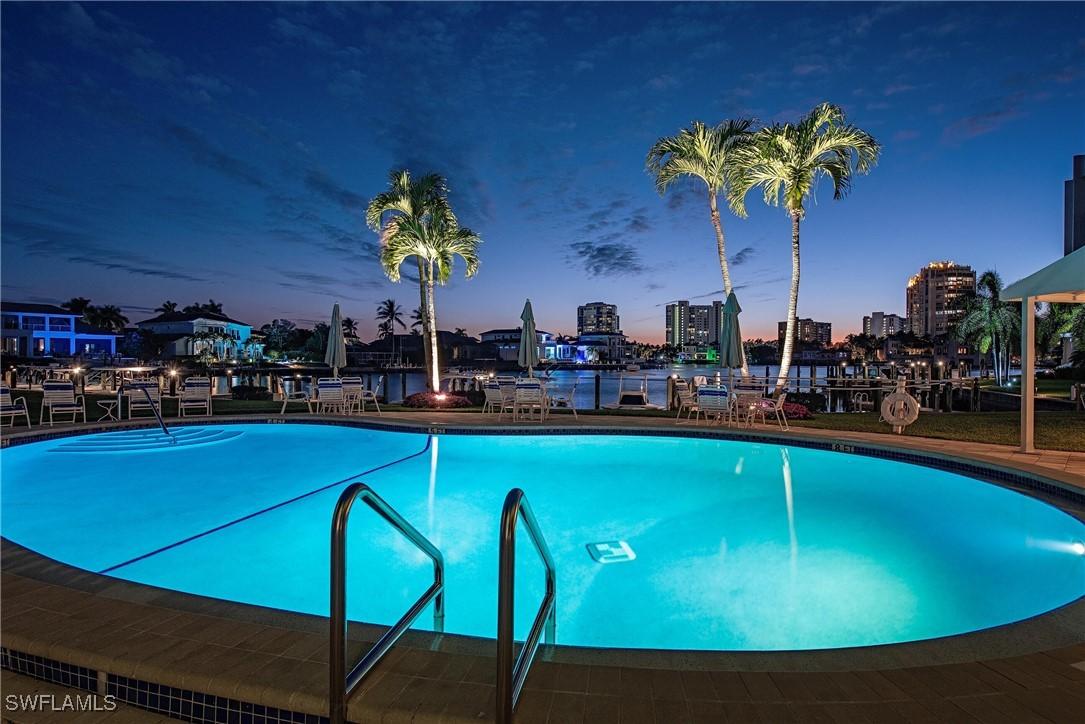 400 Park Shore Dr. #303, Naples, FL 34103