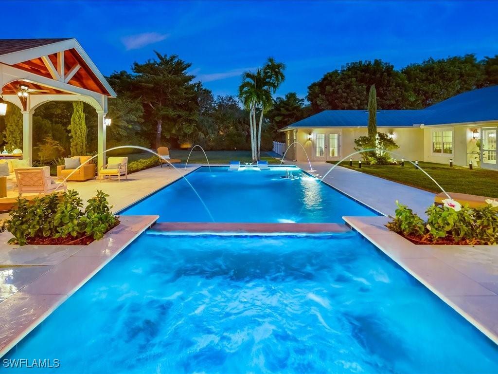 624 Ridge Dr., Naples, FL 34108