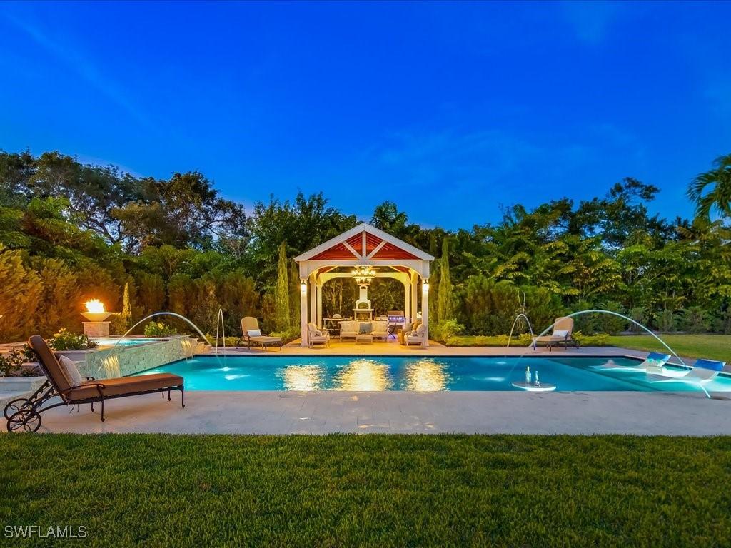 624 Ridge Dr., Naples, FL 34108